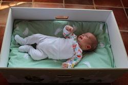 miért alszanak a finn babák dobozban