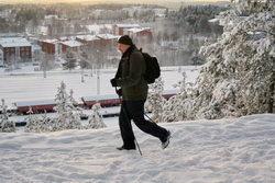 A nordic walking népszerű sport, ajánlott időseknek, fiataloknak, fogyókúrázóknak, természetkedvelőknek.