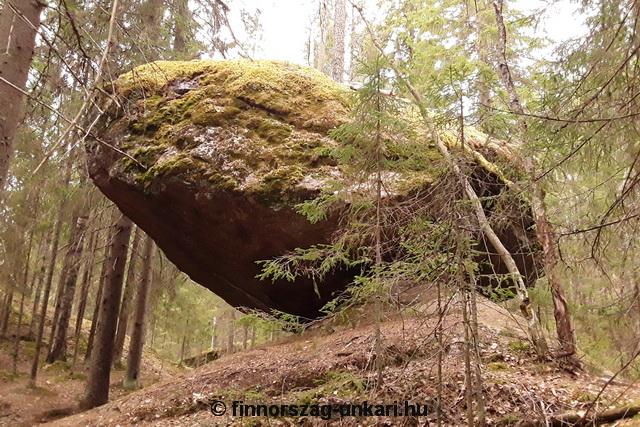 Látnivaló Finnországban: Kummakivi, furcsa kő