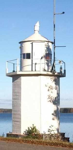 A Pulkkilanharju a Päijänne tavat szeli át, 8 kilométer hosszan